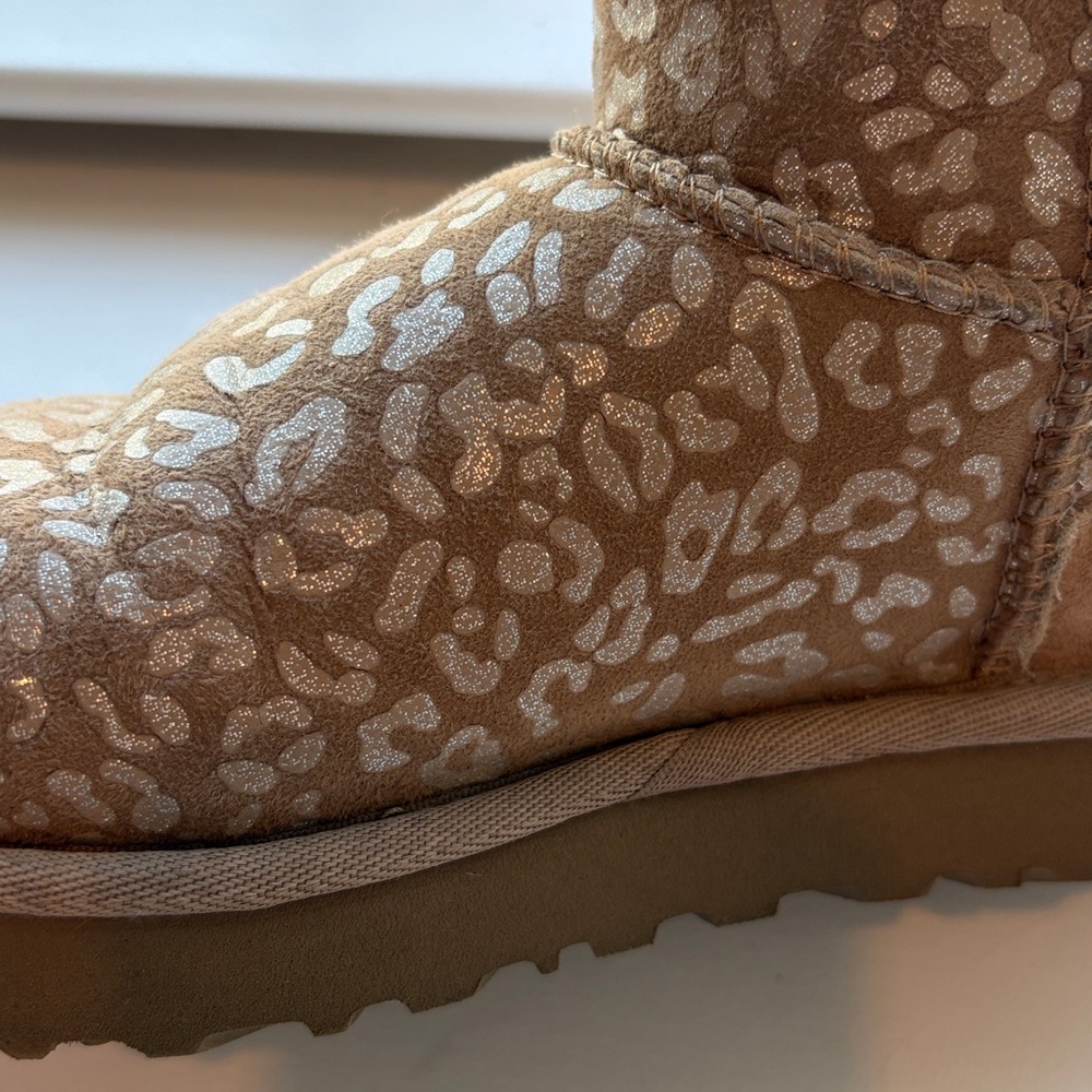UGG Classic Mini in Snow Leopard - Picture 7 of 8